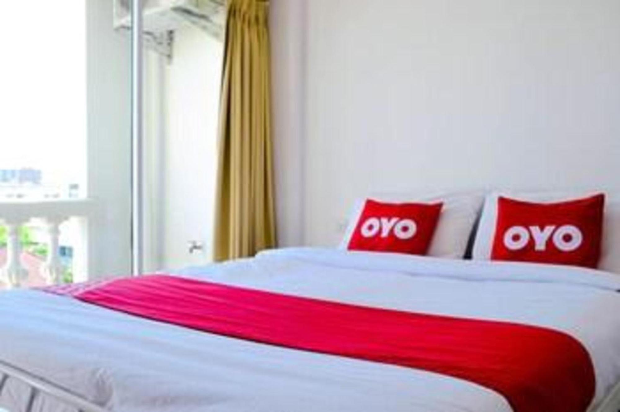 Super Oyo 498 Ladawan Villa Banguecoque Exterior foto