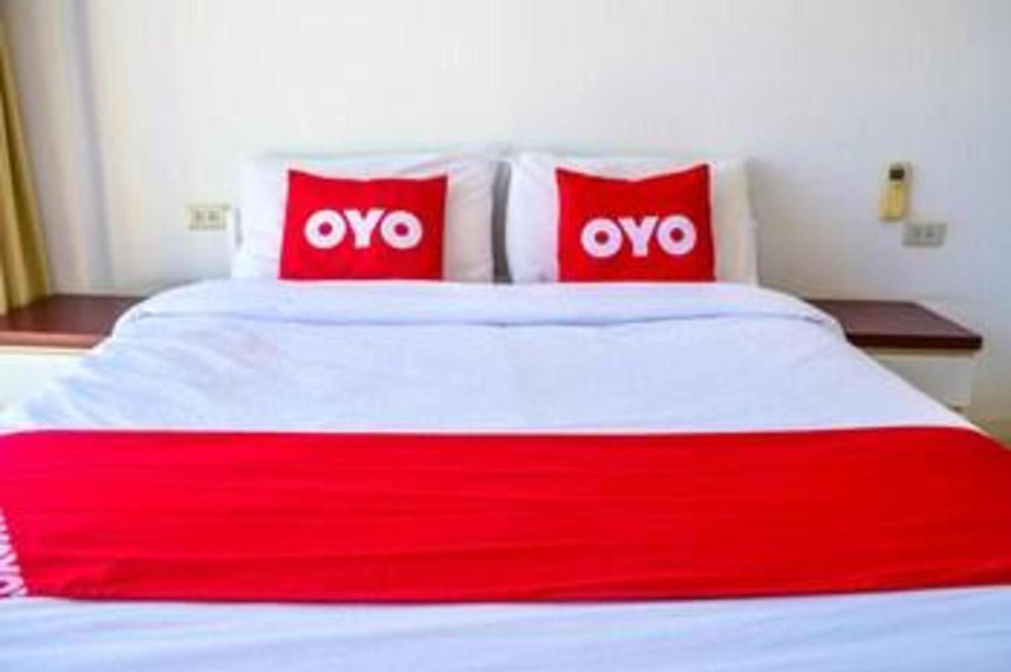 Super Oyo 498 Ladawan Villa Banguecoque Exterior foto